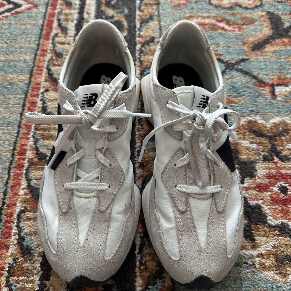 New Balance 327 sneakers